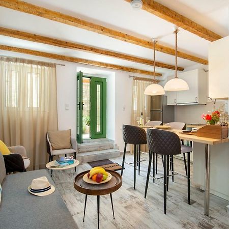 Loggos Couple Suite By Konnect Longós Eksteriør bilde