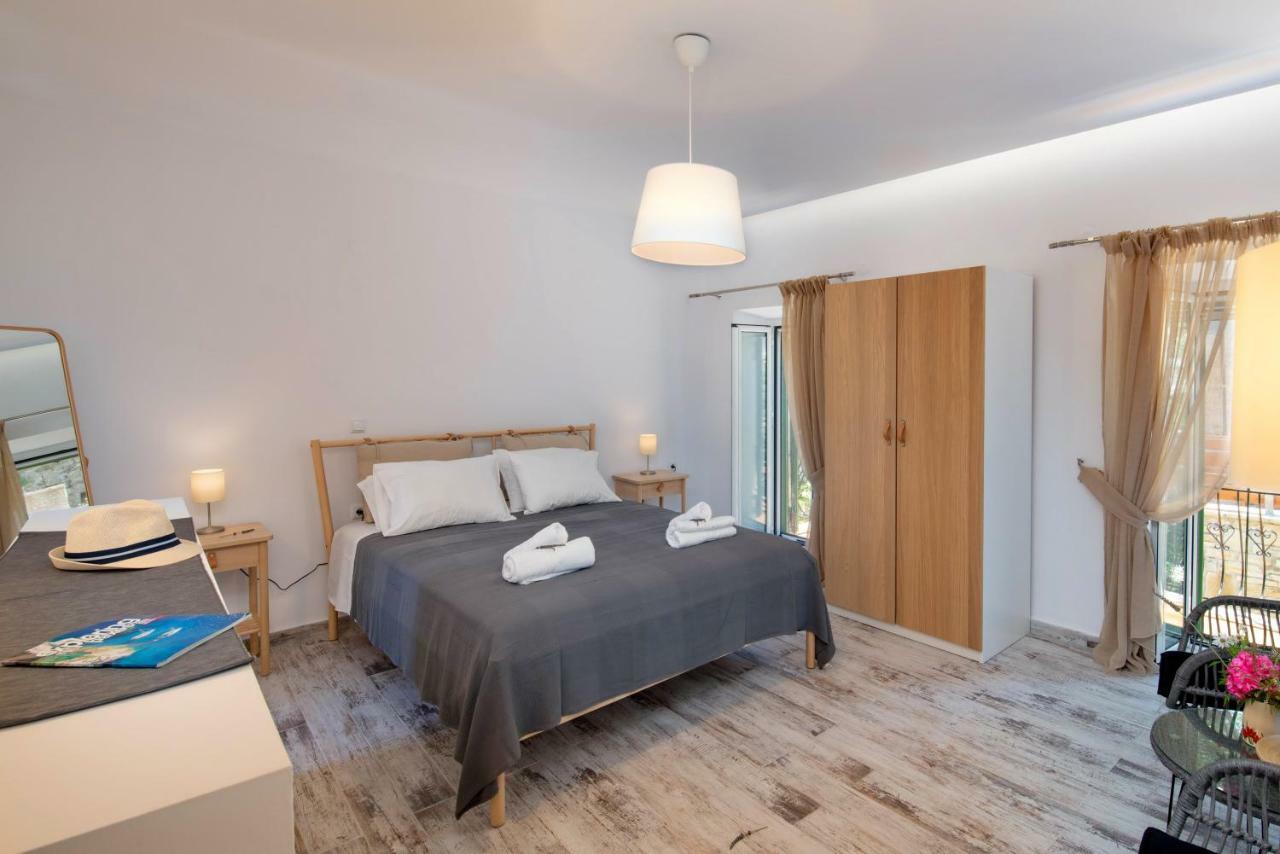 Loggos Couple Suite By Konnect Longós Eksteriør bilde