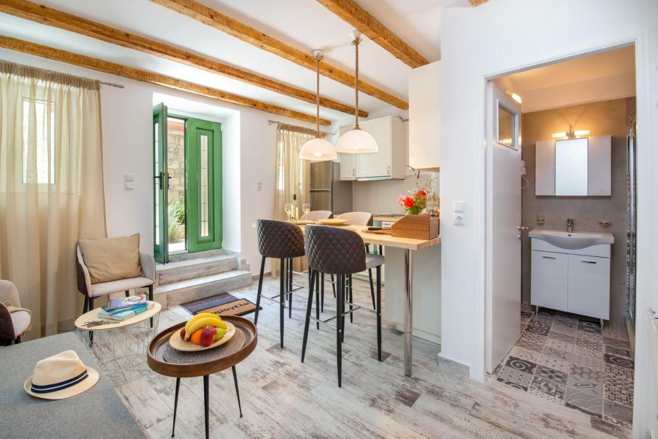 Loggos Couple Suite By Konnect Longós Eksteriør bilde